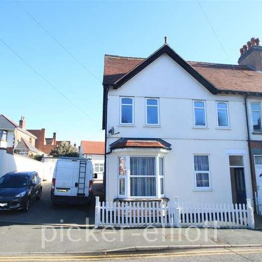 Hollycroft, Hinckley, LE10 - Photo 1