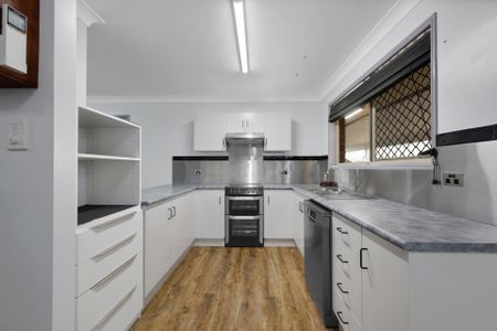 Don't miss out on this fabulous family home! - Photo 4