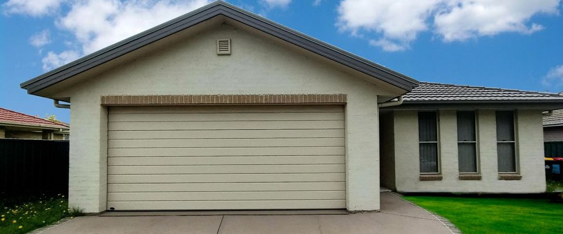 MINUTES FROM THE SHOPS - Photo 1