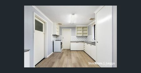 4 Bedroom Family Home! - Photo 2