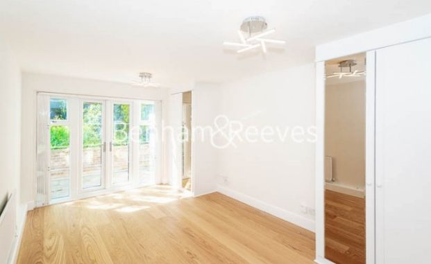 3 Bedroom flat to rent in Parkhill Road, Belsize Park, NW3 - Photo 1