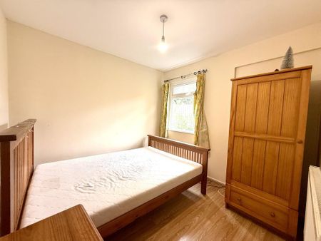 2 bedroom ground floor flat to rent - Photo 3