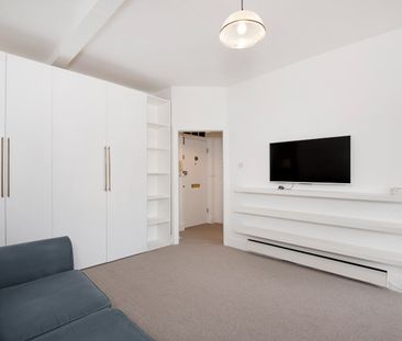 Studio Flat, Abbey House, NW8 - Photo 2