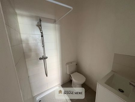 Location Appartement 2 pièces 23m² MARSEILLE 14ème - Photo 3
