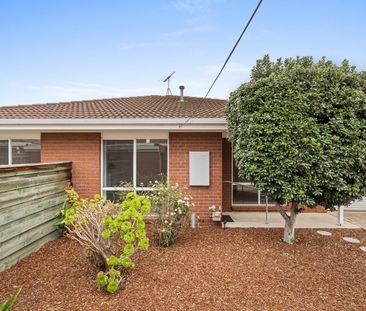 Ideal First Home in a Quiet, Family-Friendly Court - Photo 6