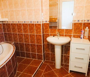 Zvolen, mesto – 3-izbový byt s loggiou a komorou, 85 m2 – prenájom - Photo 5