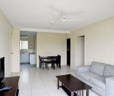 SPECIAL OFFER - SELF CONTAINED APARTMENT - GLADSTONE CBD - Photo 5