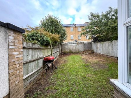 4 bedroom terraced house to rent - Photo 2