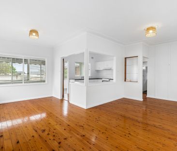 Tidy Two Bedroom Home in Convenient Location - Photo 1