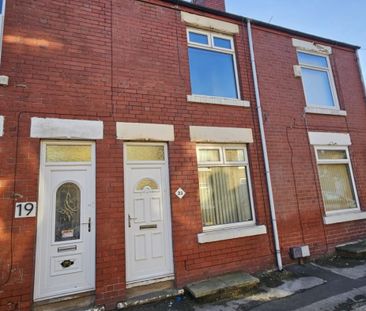 2 bed Terraced - To Let - Photo 4