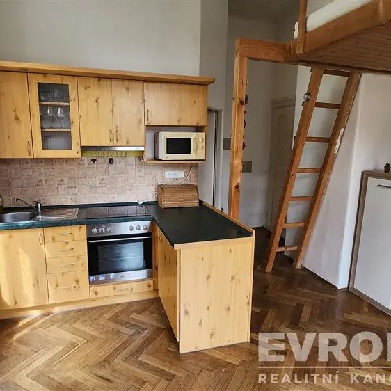 Pronájem bytu 1+kk, 28 m - Photo 1