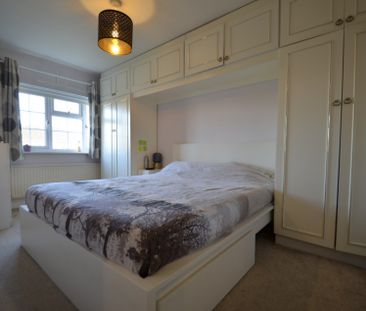 3 bedroom Property to rent - Photo 5