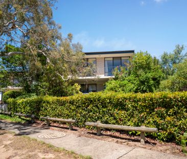 Updated two-bedroom unit in convenient Pearce - Photo 6