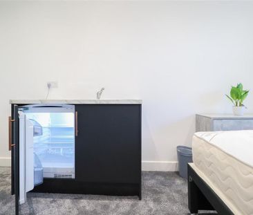 Studio to rent - Photo 1