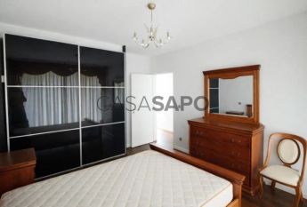 Moradia em Banda T3 Triplex para alugar no Funchal