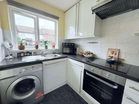 Kingston Upon Thames, Greater London, KT2 - Photo 3