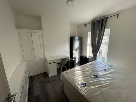 4 bedroom house to rent - Photo 3