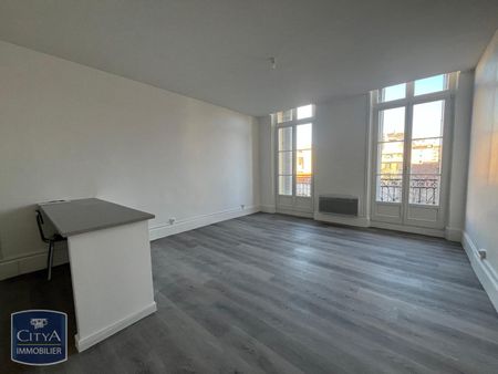 Location Appartement 3 pièces 92m² MARSEILLE 2ème - Photo 3
