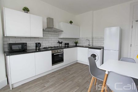 Wimborne Road, Southend On Sea - Photo 3