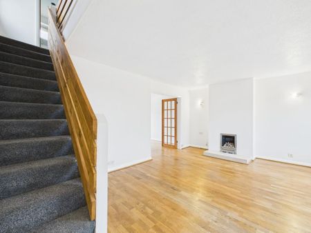 3 bedroom semi-detached house to rent - Photo 2