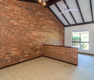 Immaculate Family Home in the Heart of Carine - Photo 4