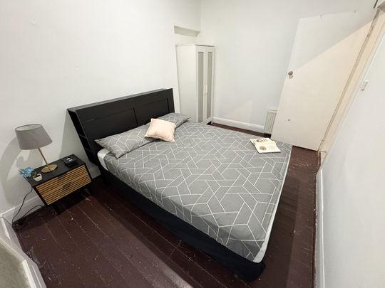 FULLY EQUIPPED ONE BEDROOM APARTMENT. - Photo 1