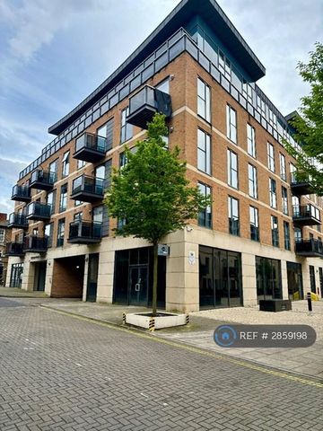 2 bedroom penthouse to rent - Photo 4