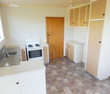 Comfortable Two Bedroom Home - Photo 3