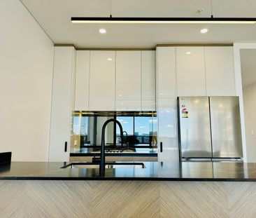 Short-Term Lease Only 4B3B Modern Apartment｜Fully Furnished - Photo 3
