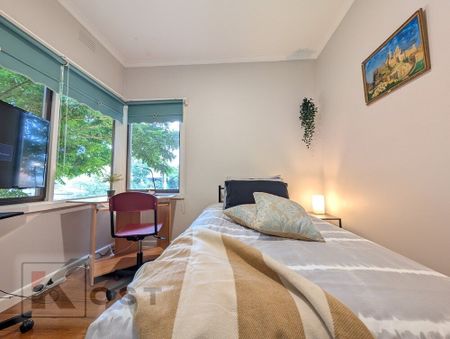 Blackburn South - Photo 5