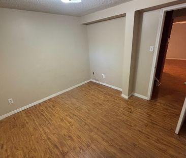 For Lease - 40 burnhope Drive, Brampton, Ontario - Photo 4