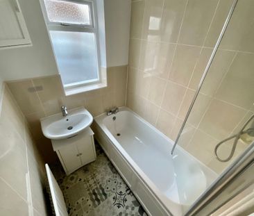 9 Burniston Gardens, YO13 0HW, Scarborough - Photo 4