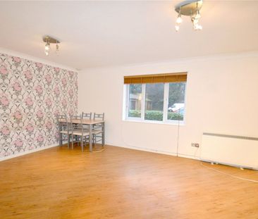 Fairbairn Close, Purley, CR8 - Photo 2