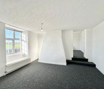 4 bedroom character property to rent - Photo 4