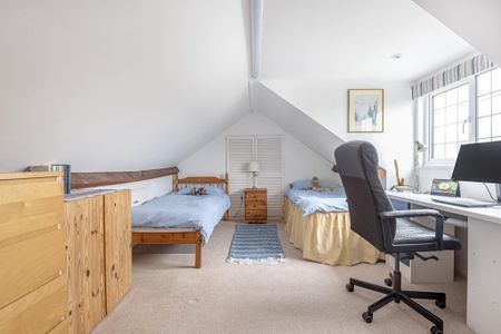 4 bedroom detached house to rent - Photo 2