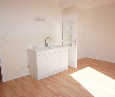 Location F2 VERSON - 25m2 - Photo 2