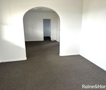 Renovated Family Home - Photo 4