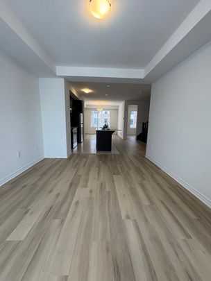 For Lease - 90 Pearen Lane, Barrie, Ontario - Photo 1