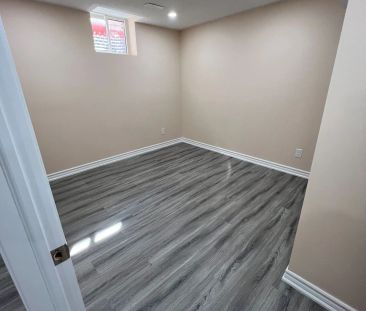 Detached Home For Lease | N9231725 - Photo 3