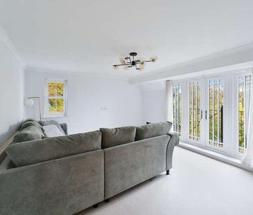 Tepestede Court, CR5 - Photo 2