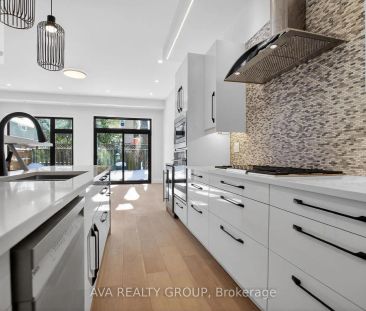 16 GOULD STREET - Photo 2