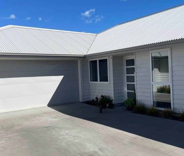 3 BEDROOM - SINGLE LEVEL - GARAGE - PETS NEGOT... - Photo 3