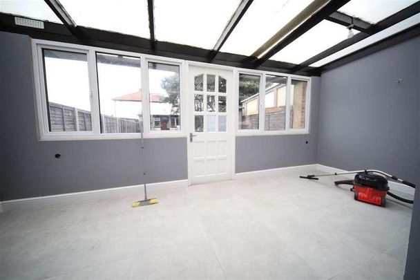 Carterhatch Road, Enfield, EN3 - Photo 1