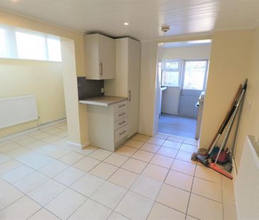 4 bedroom terraced house to rent - Photo 3