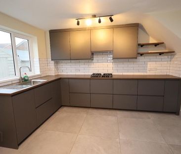 37 Ballyhenry Avenue, Newtownabbey, BT36 5AZ - Photo 6