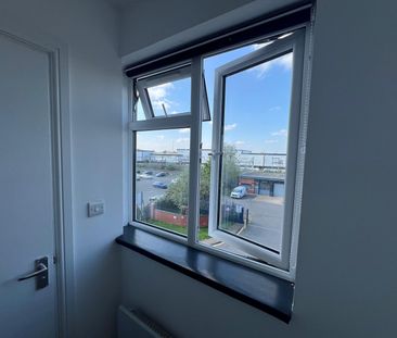 Self contained studio flat close to ilford station- 900 pcm -dss ac... - Photo 1