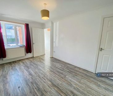 2 bedroom semi-detached house to rent - Photo 6
