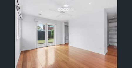 Modern Family Comfort in a Prime Cheltenham Location - Photo 3