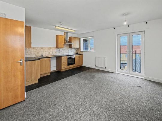 2 bedroom flat to rent - Photo 1