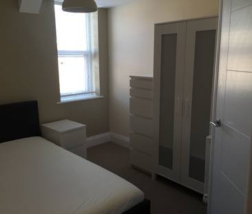Spencer Street Unit 3 - Photo 3